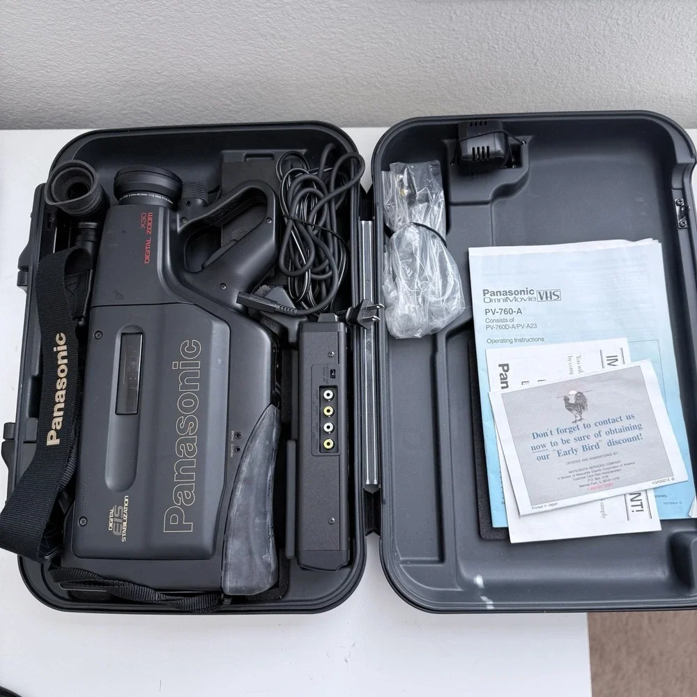 Vintage Panasonic OmniMovie PV-760-A VHS Camcorder POWERS ON